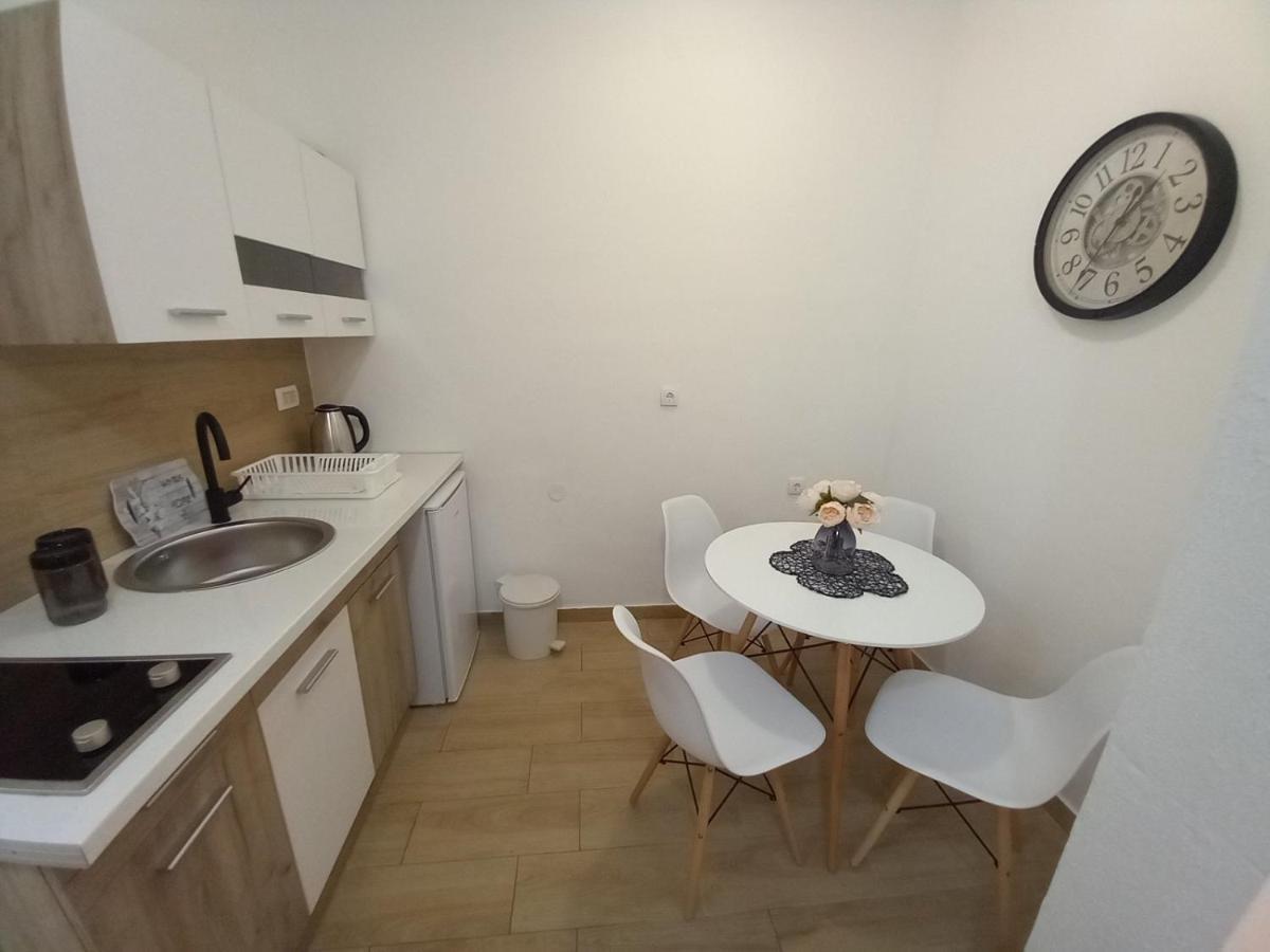 בודווה Casa Apartments, One-Bedroom Apartment מראה חיצוני תמונה