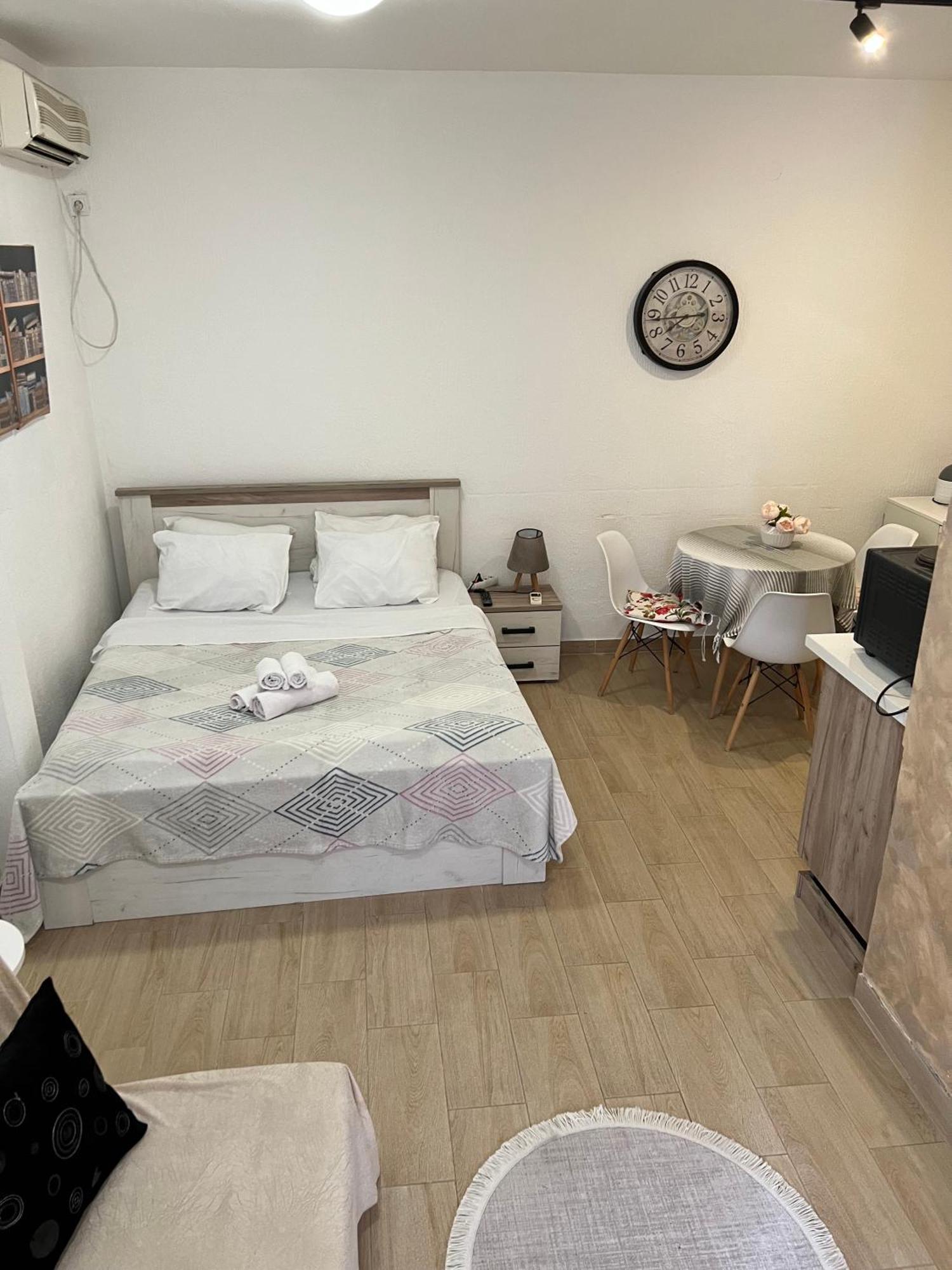 בודווה Casa Apartments, One-Bedroom Apartment מראה חיצוני תמונה