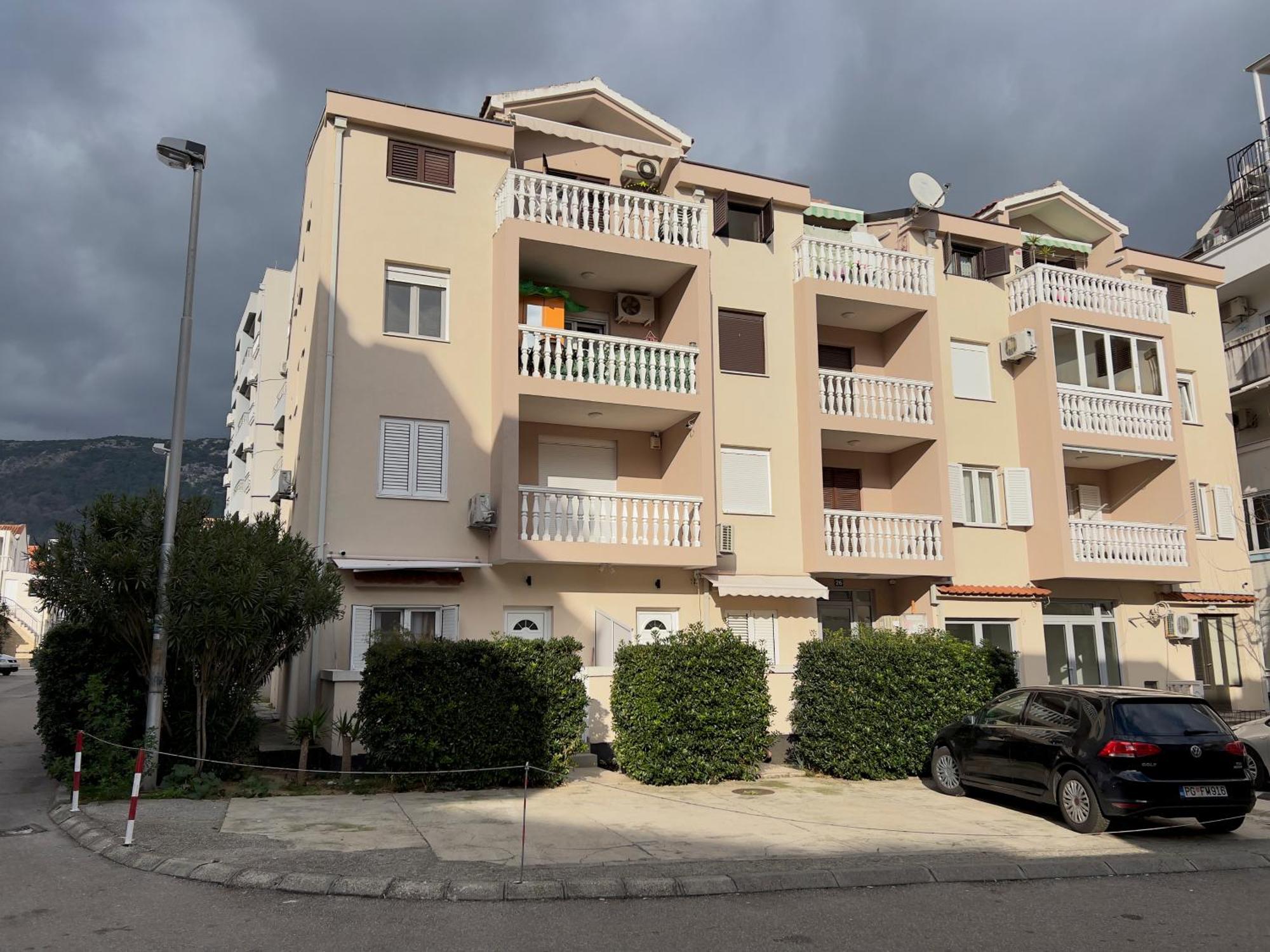 בודווה Casa Apartments, One-Bedroom Apartment מראה חיצוני תמונה