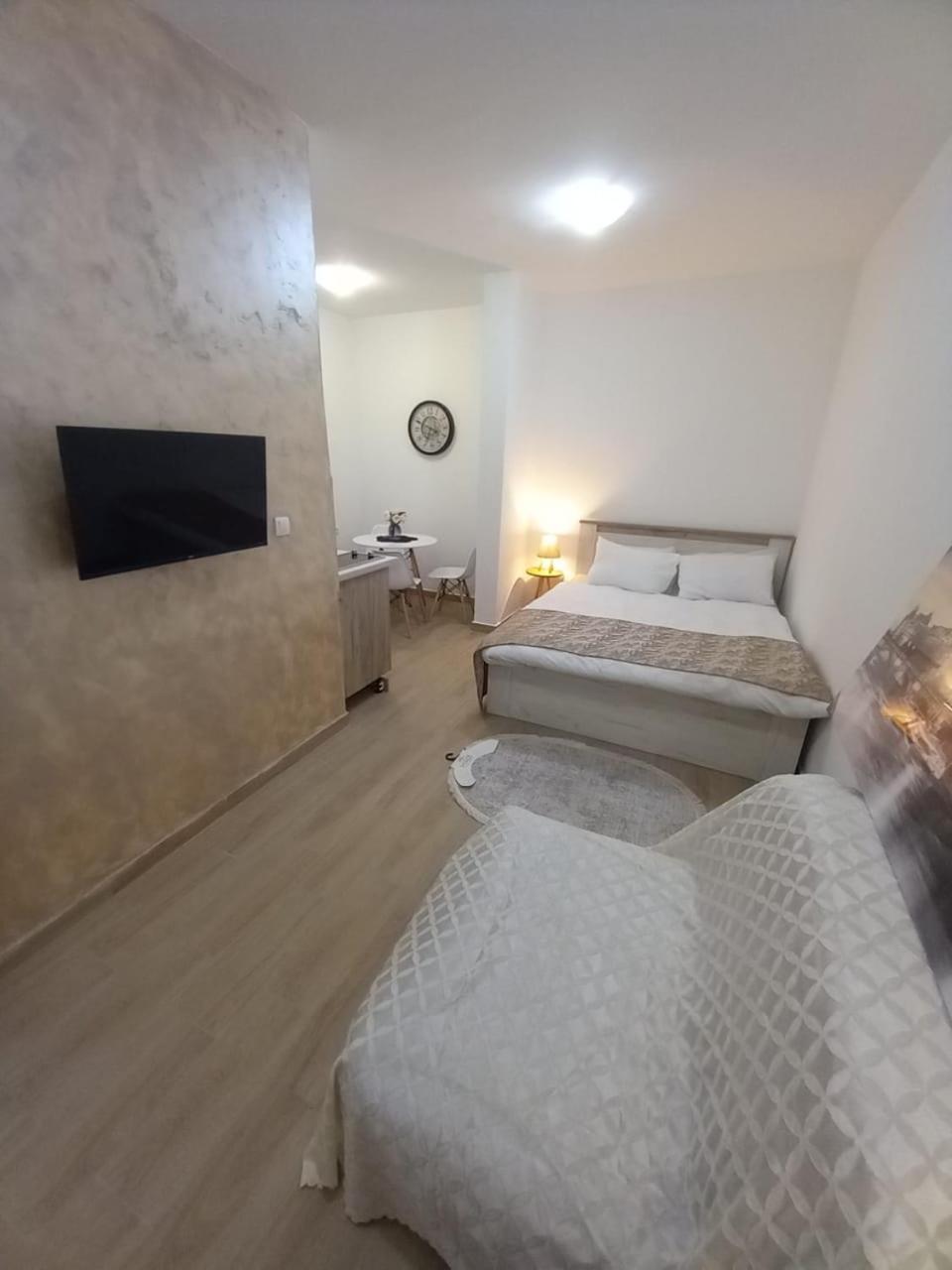 בודווה Casa Apartments, One-Bedroom Apartment מראה חיצוני תמונה